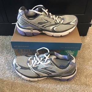 Brooks Women's size 6