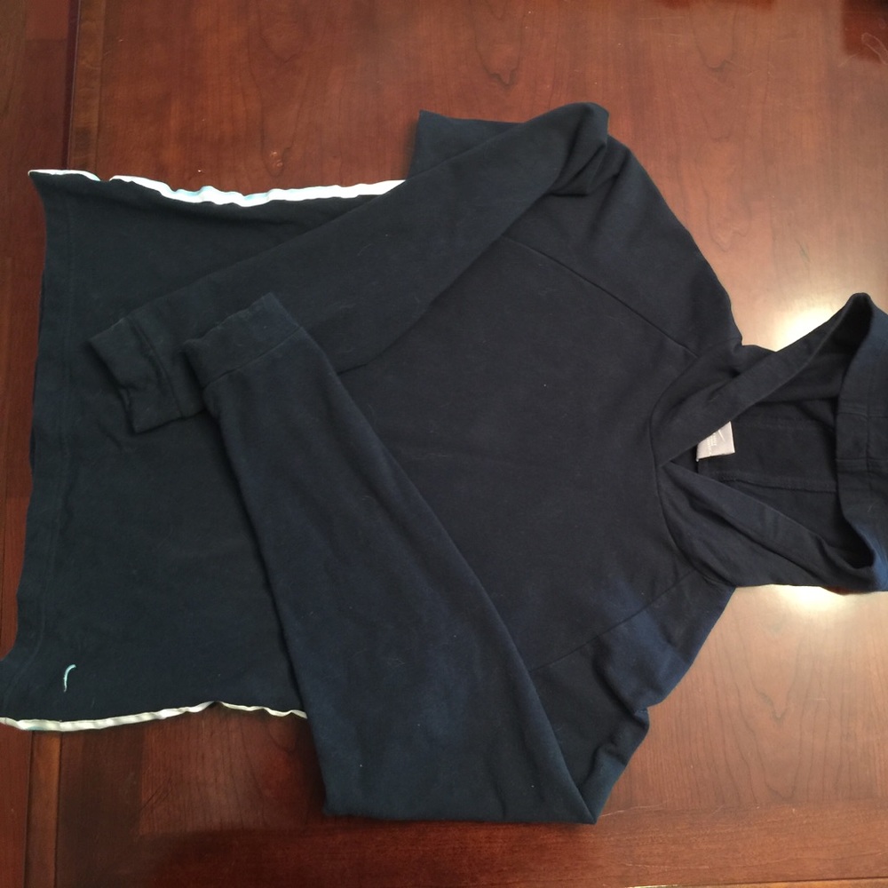 Light weight cotton/spandex Nike pullover.