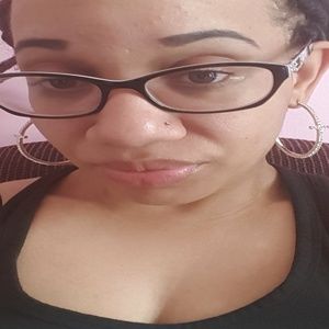 Meet your Posher, Latoya