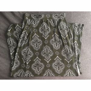 Green maxi skirt