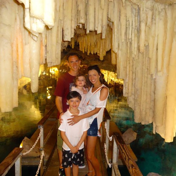 Hello - Picture 1 of 1