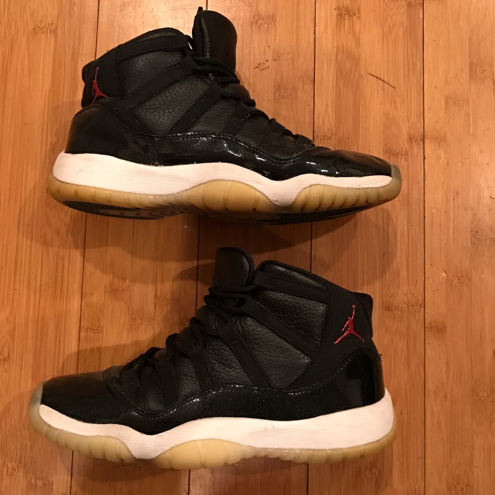 Air Jordan 11 Retro "72-10", size 8 (boys 6.5)