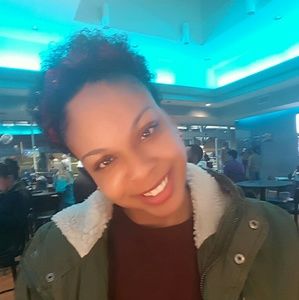 Meet your Posher, Kira