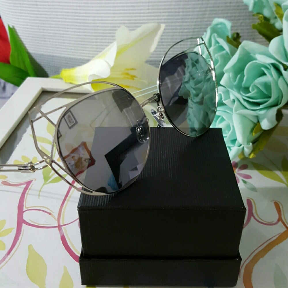 HIGH QUALITY CAT EYE MIRROR VINTAGE SUNGLASSES - Picture 1 of 4