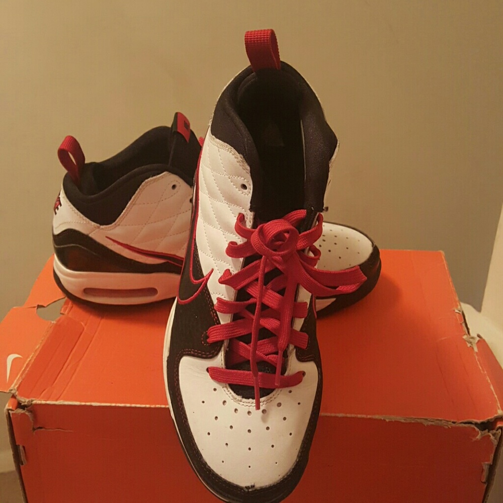 Mens Nike Basketball Sneaker