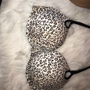 Brand New Never Worn Bombshell Bikini Top 36c