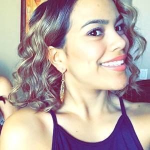 Meet your Posher, Adela