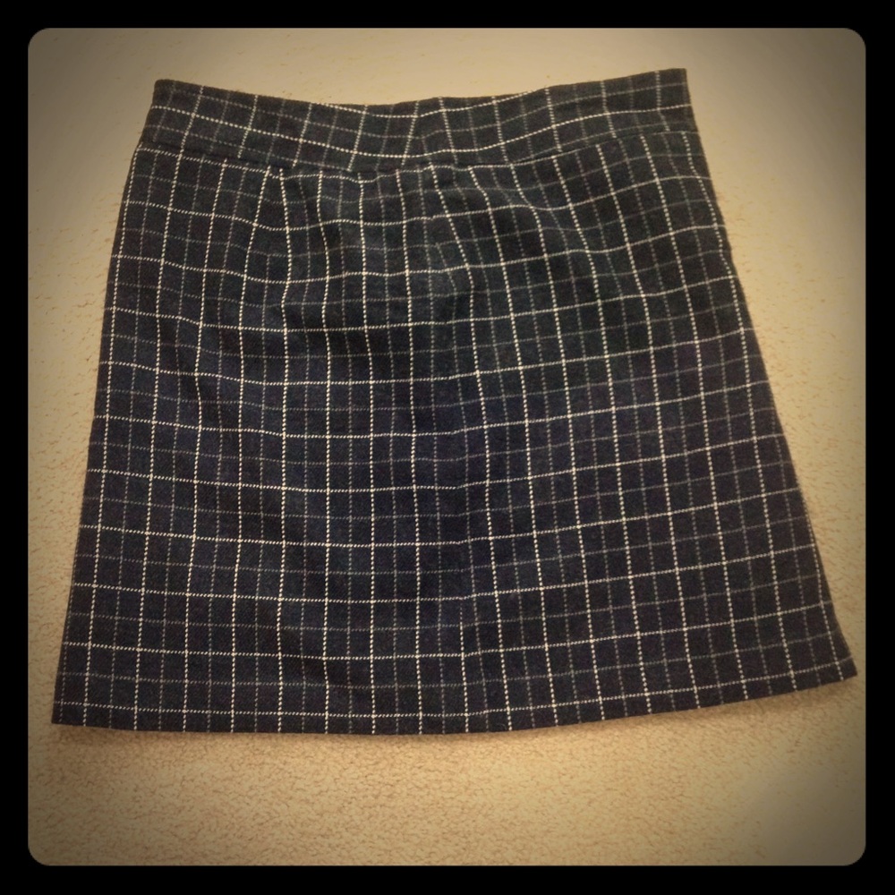 Very pretty Loft pencil skirt