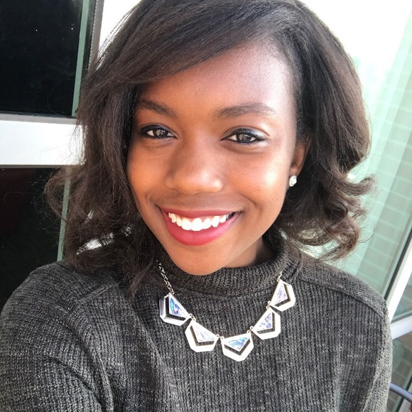 Meet your Posher, Tavia - Picture 1 of 1