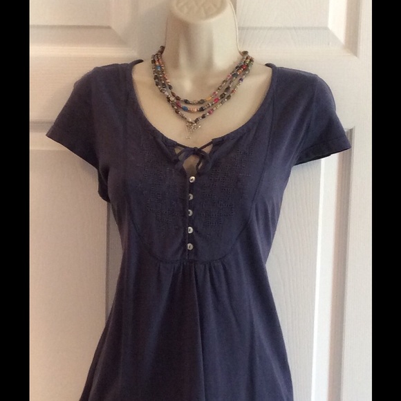 H&M Tops - H&M blue novelty t-shirt. Looks great!