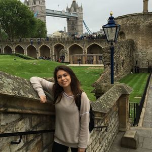 Meet your Posher, Julia