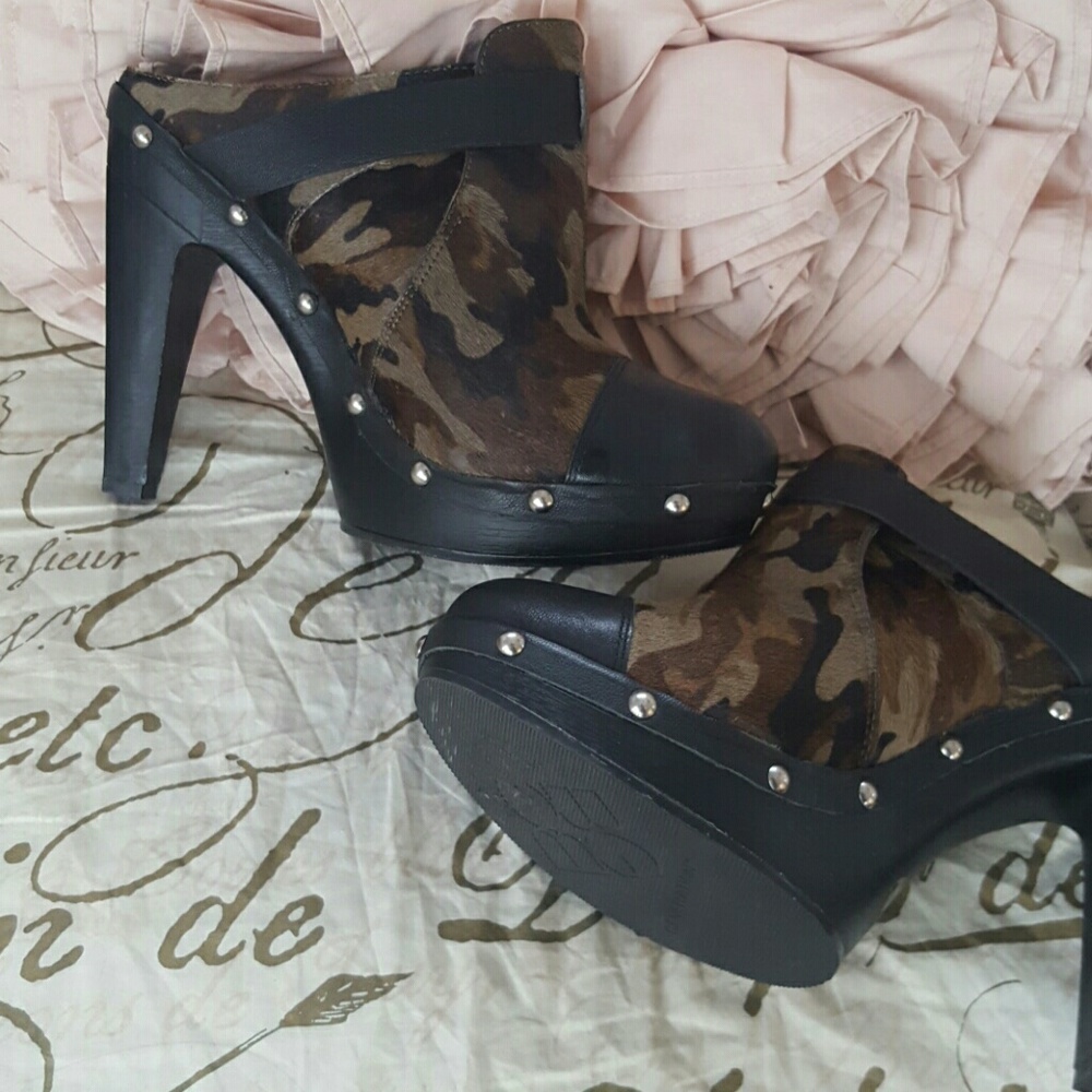 BCBG GENERATION SHOES