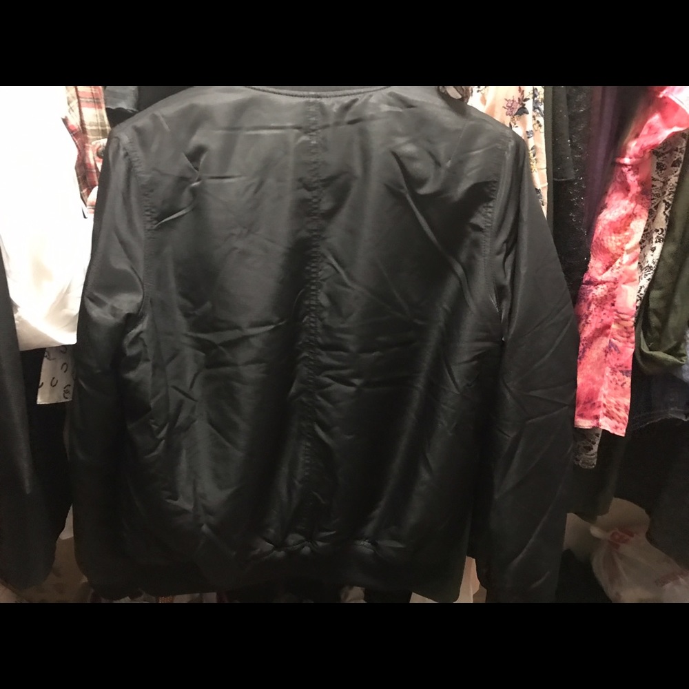 Bomber jacket - Picture 2 of 3