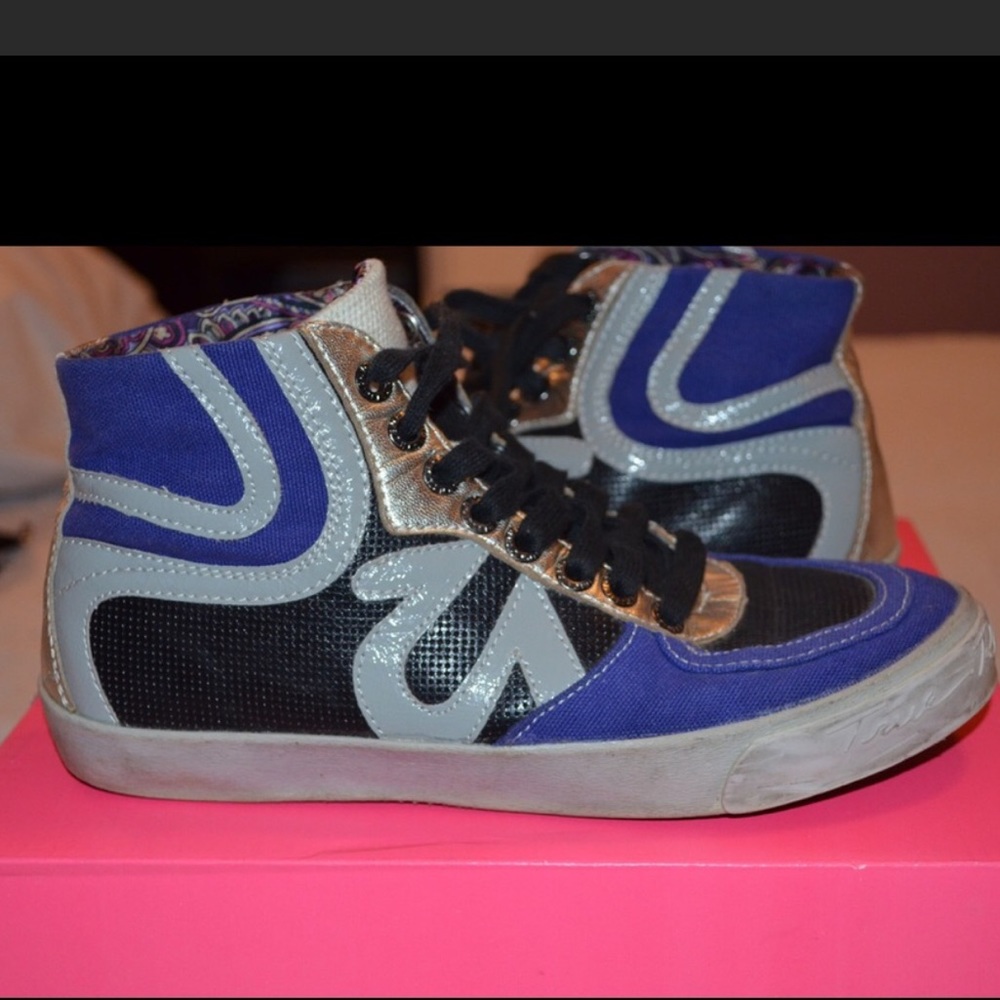 TRUE RELIGION PURPLE AND GREY SNEAKERS