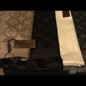 Women Authentic Louis Vuitton Scarf Wrap