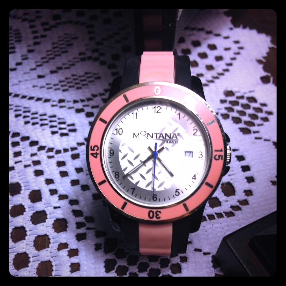 Women's Montana West sporty watch needs battery