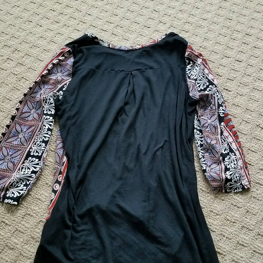 Top - Picture 2 of 2