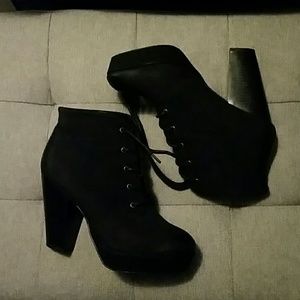 Mossimo heeled boots