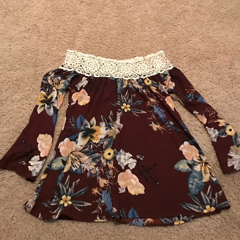 Lace Top Off the shoulder Blouse Small NWT