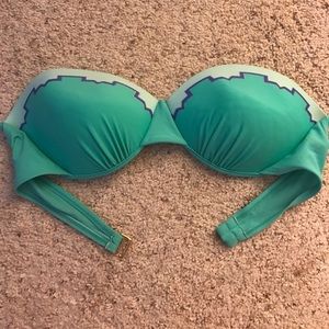 Super cute bathing suit !