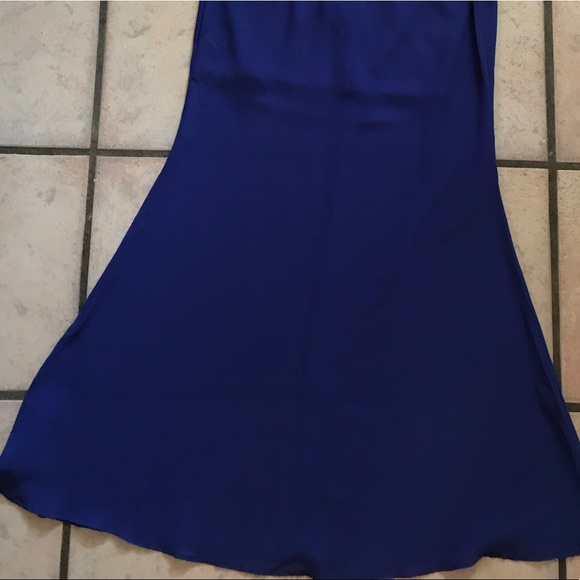 Gown - Picture 2 of 2