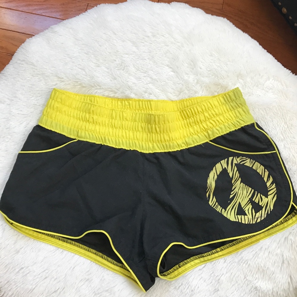 Swim shorts! ✌️