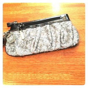 Sequin hand clutch
