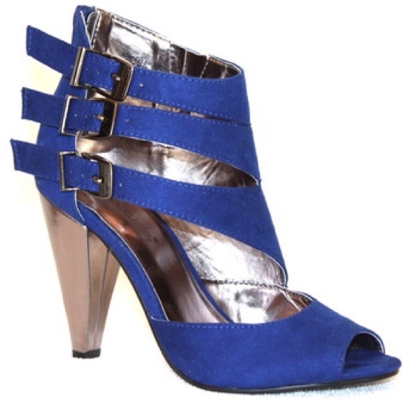 Royal heels - Picture 1 of 1