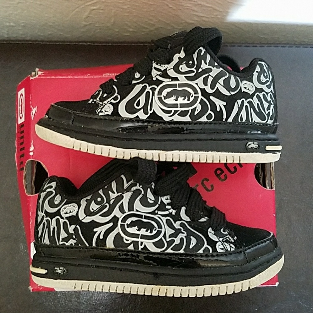 Ecko Unltd graffiti shoes