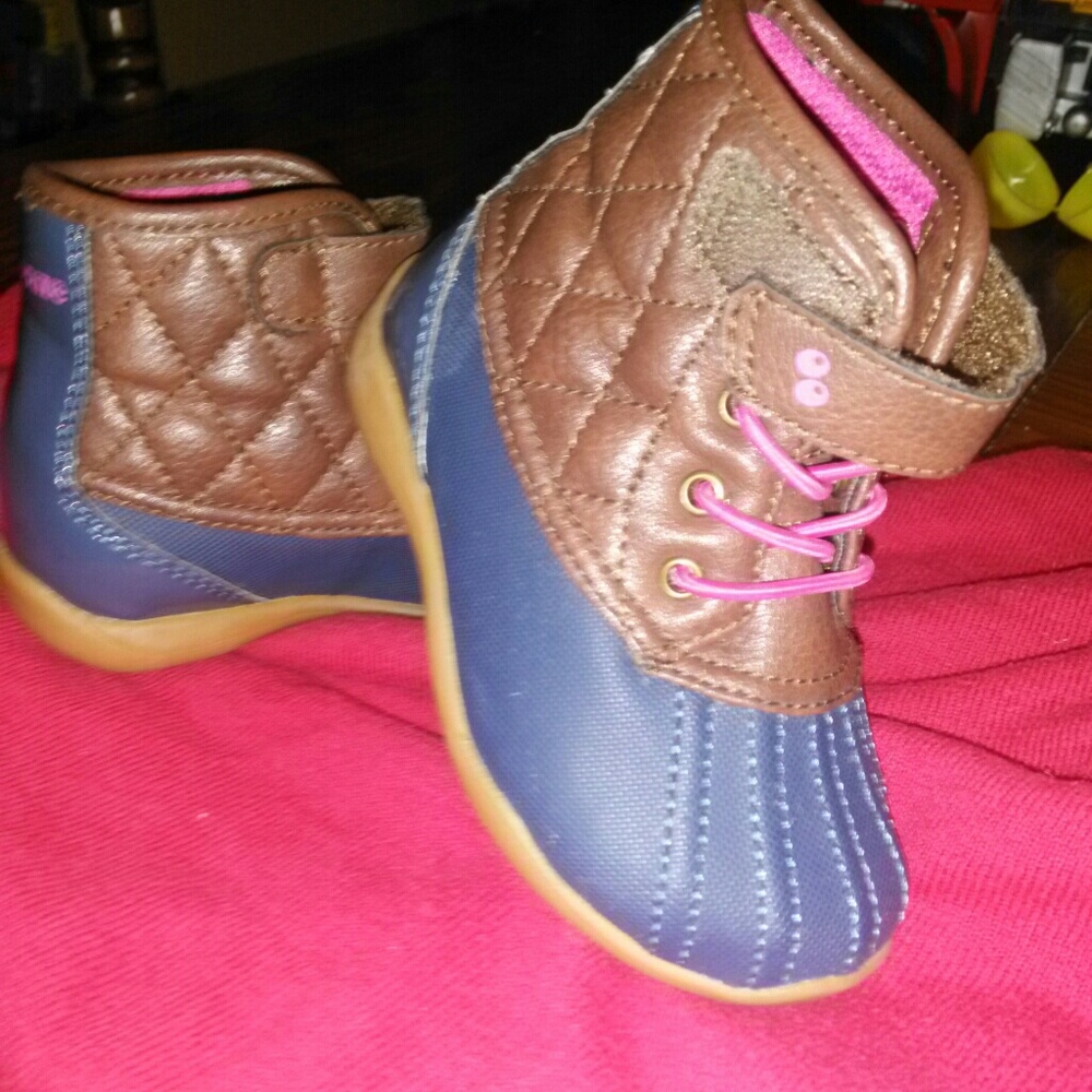 Osh  kosh toddler duck boots