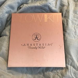 Anastasia That Glow Glow kit