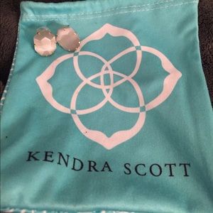 Kendra Scott Earring Studs!