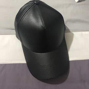 SnapBack hat by Guess