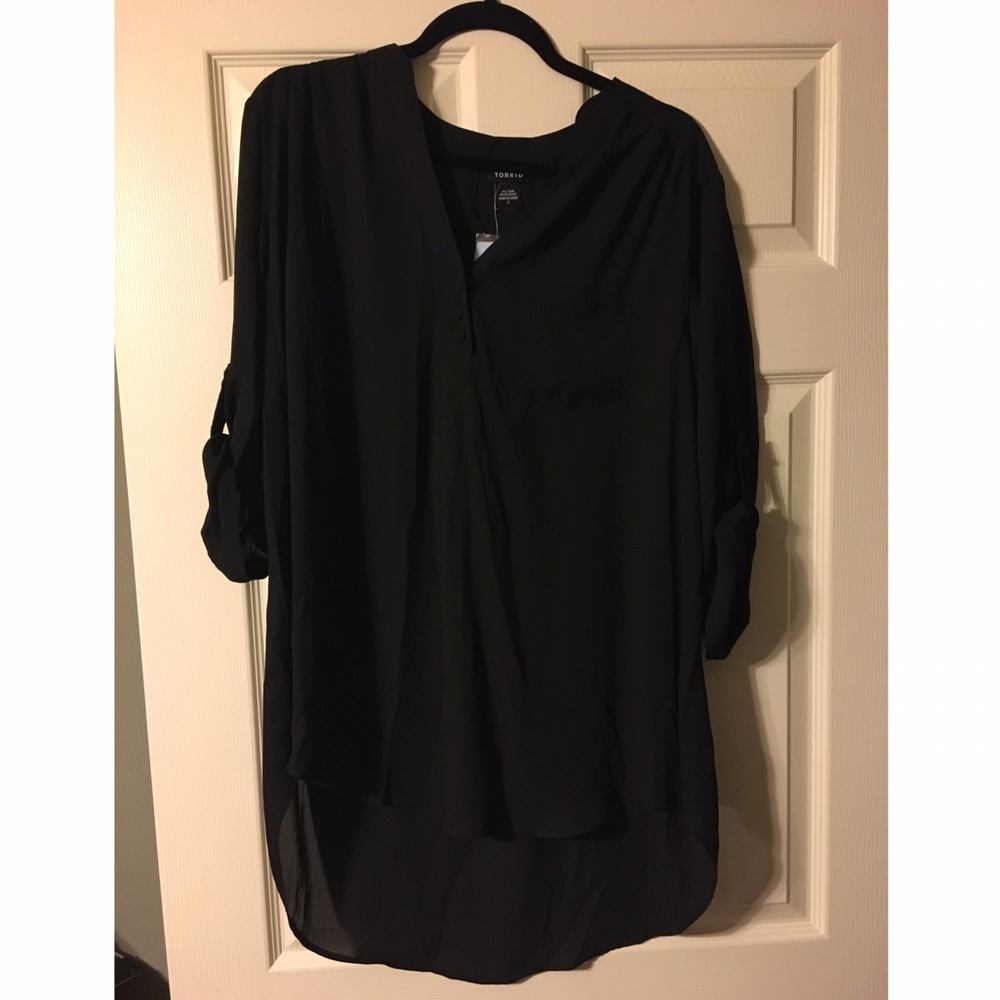 NWT Torrid Size 2 Black Top