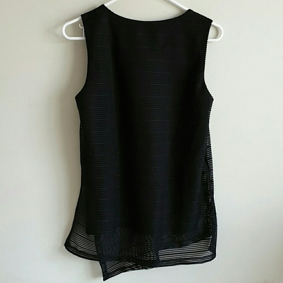 Beautiful Calvin Klein Top Size Small. - Picture 4 of 6