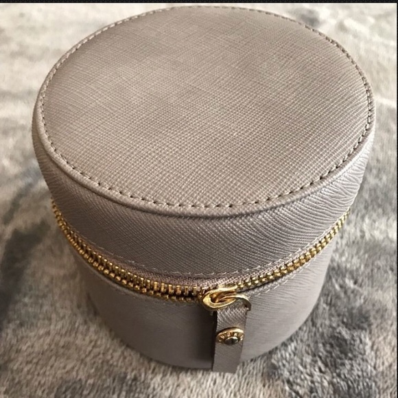 henri bendel Handbags - Henri Bendel Travel Jewelry Case