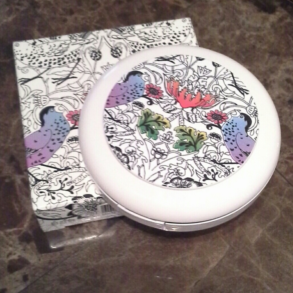 HP 5/25 Mac Liberty London Collection Powder. NIB