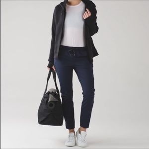 SOLD Lululemon Jet Crop Slim Size 2