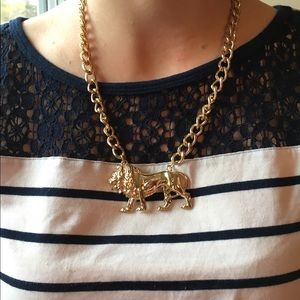 Gold chain lion necklace