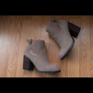Steve Madden booties size 8.5