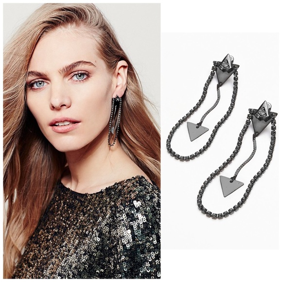 Free People Jewelry - FREE PEOPLE TIDERAYS BLACK STATEMENT EARRINGS NEW