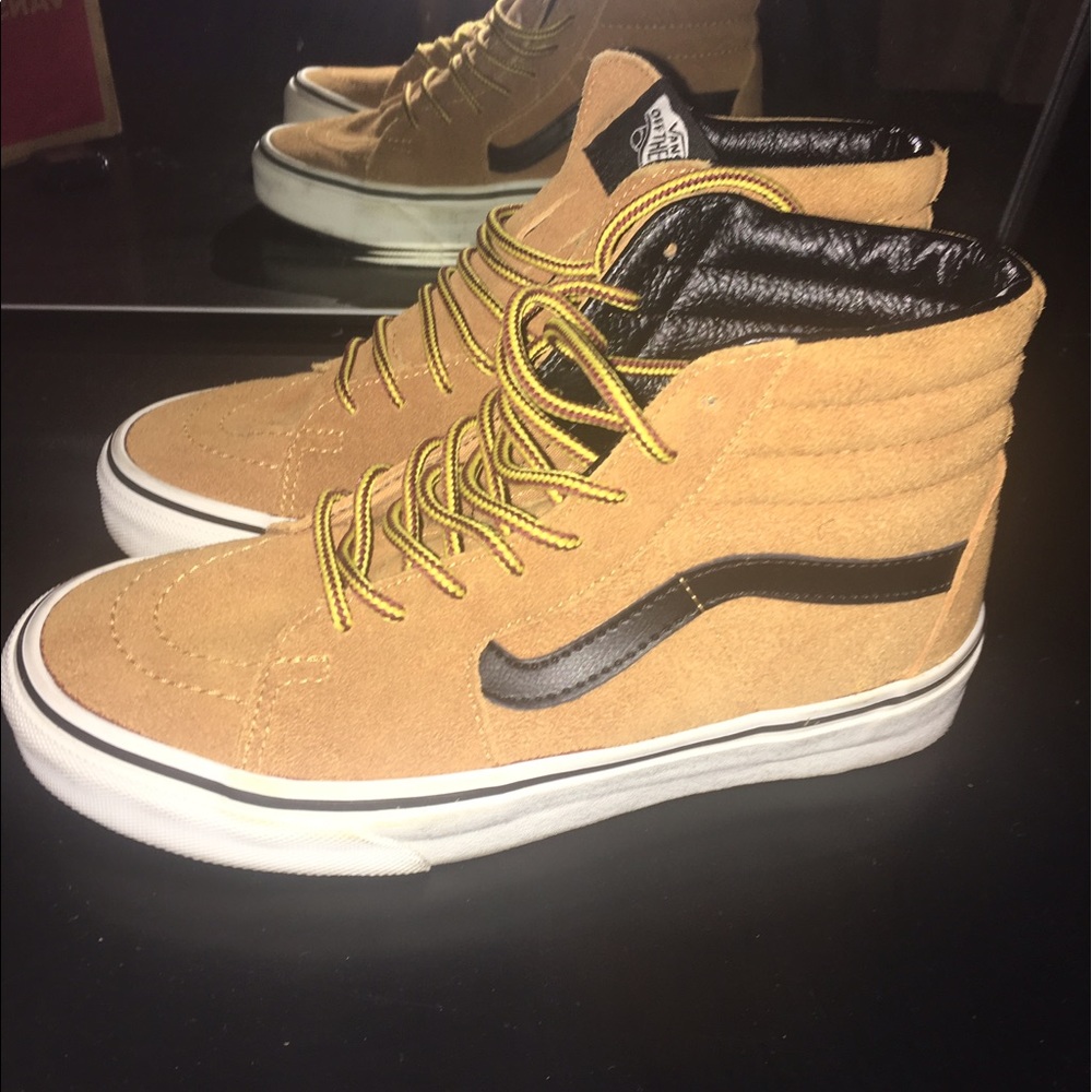 Brand new in box women's 5.5 Tan/ Suede Vans