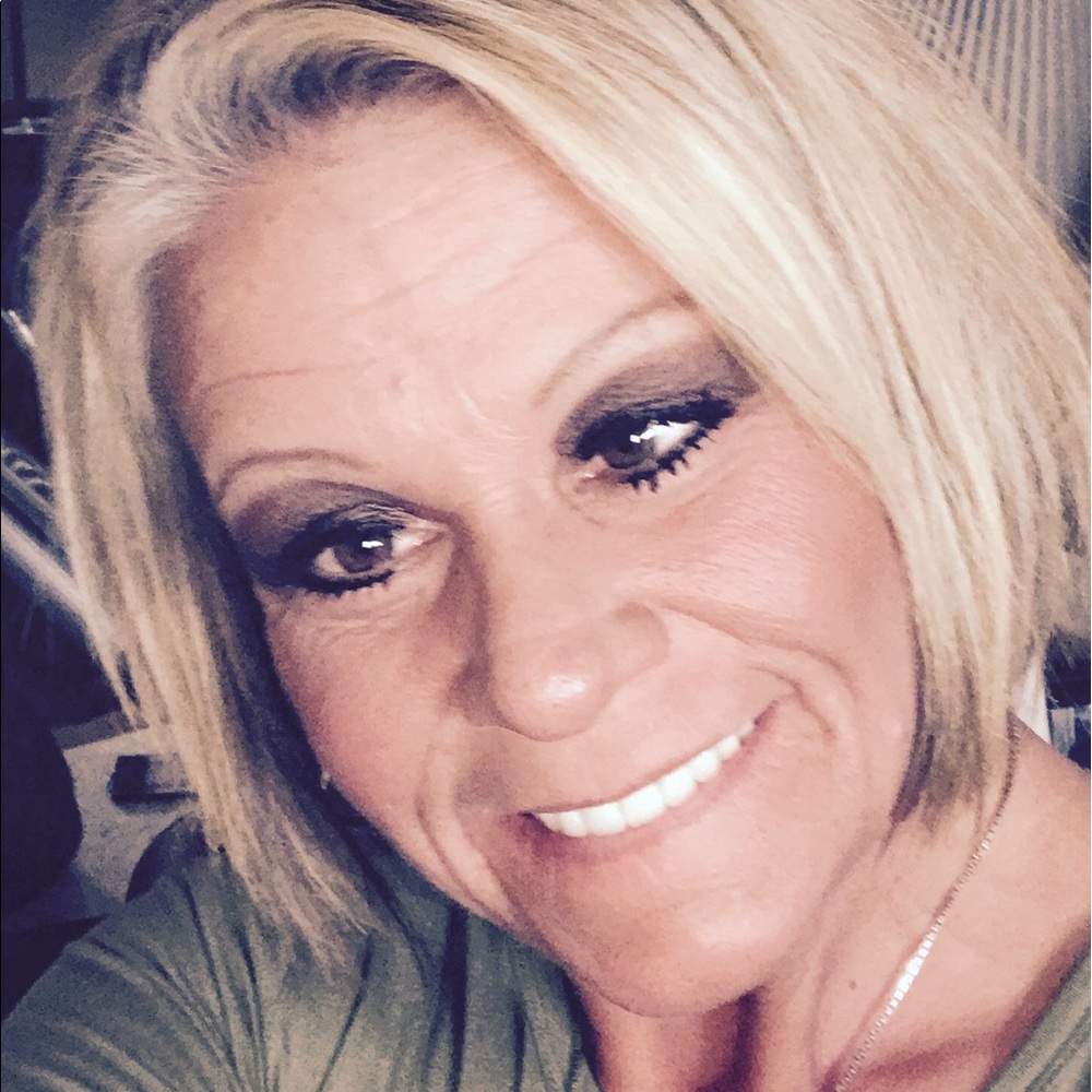 Meet your Posher, Gina