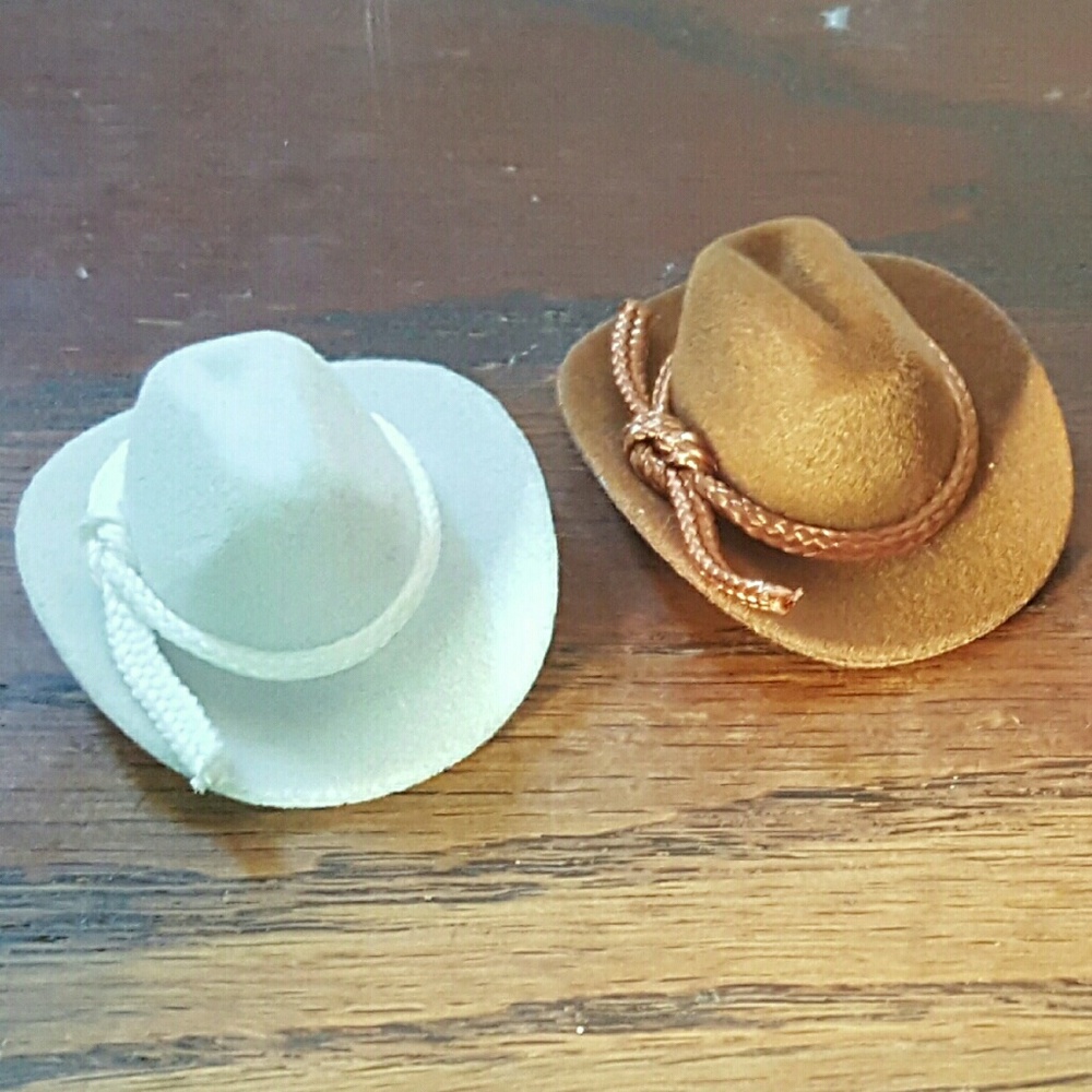 MINIATURE DOLLHOUSE HANDMADE COWBOY HATS SET OF 4