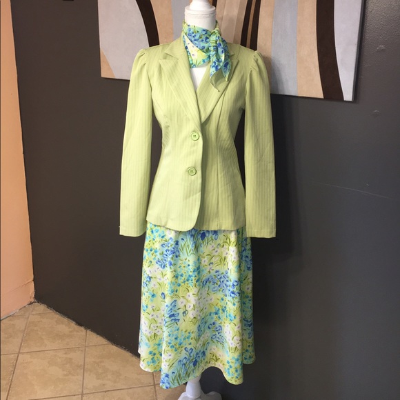 Spring Green Jacket - Picture 2 of 7