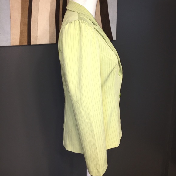 Spring Green Jacket - Picture 5 of 7