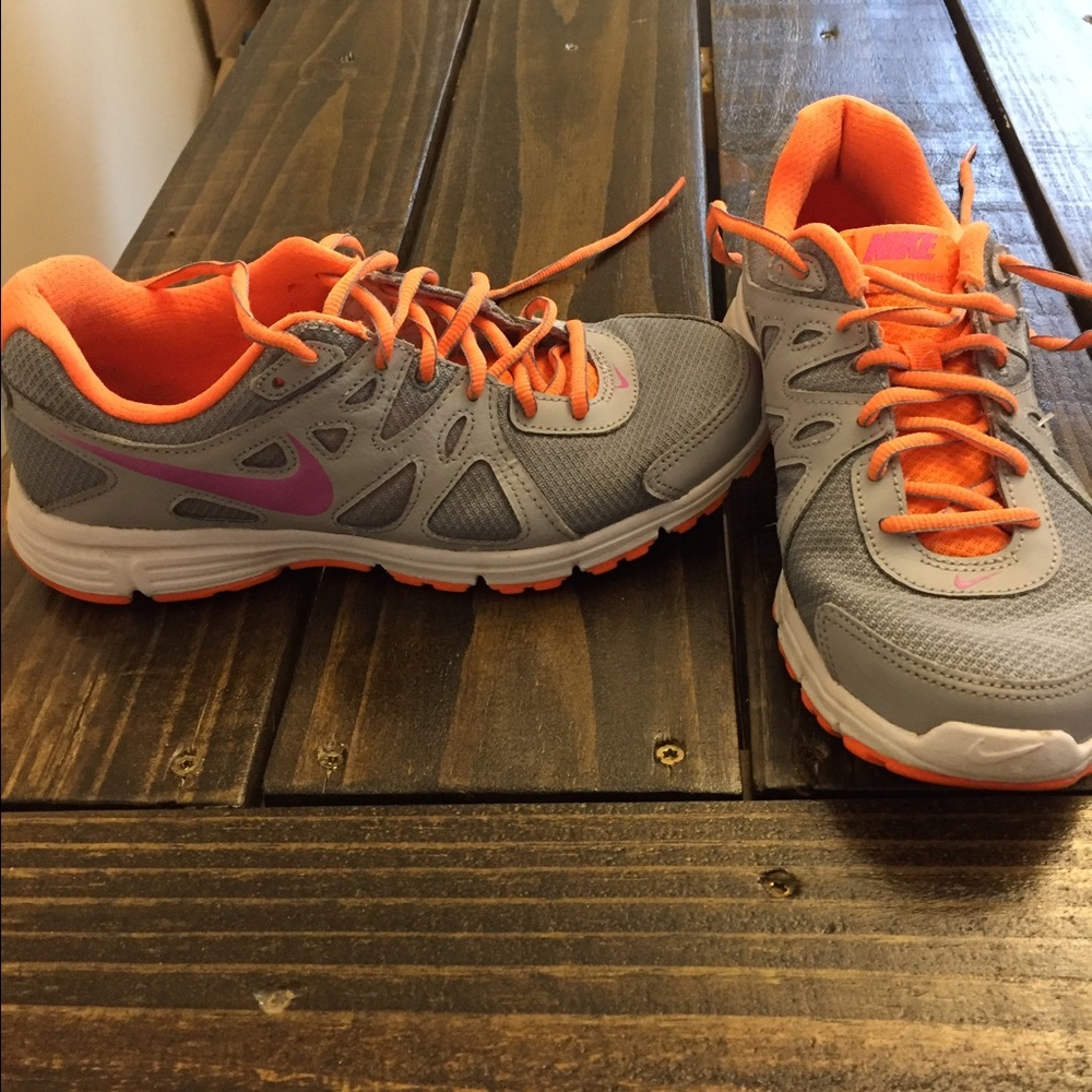 Nike evolution size 8 shoes