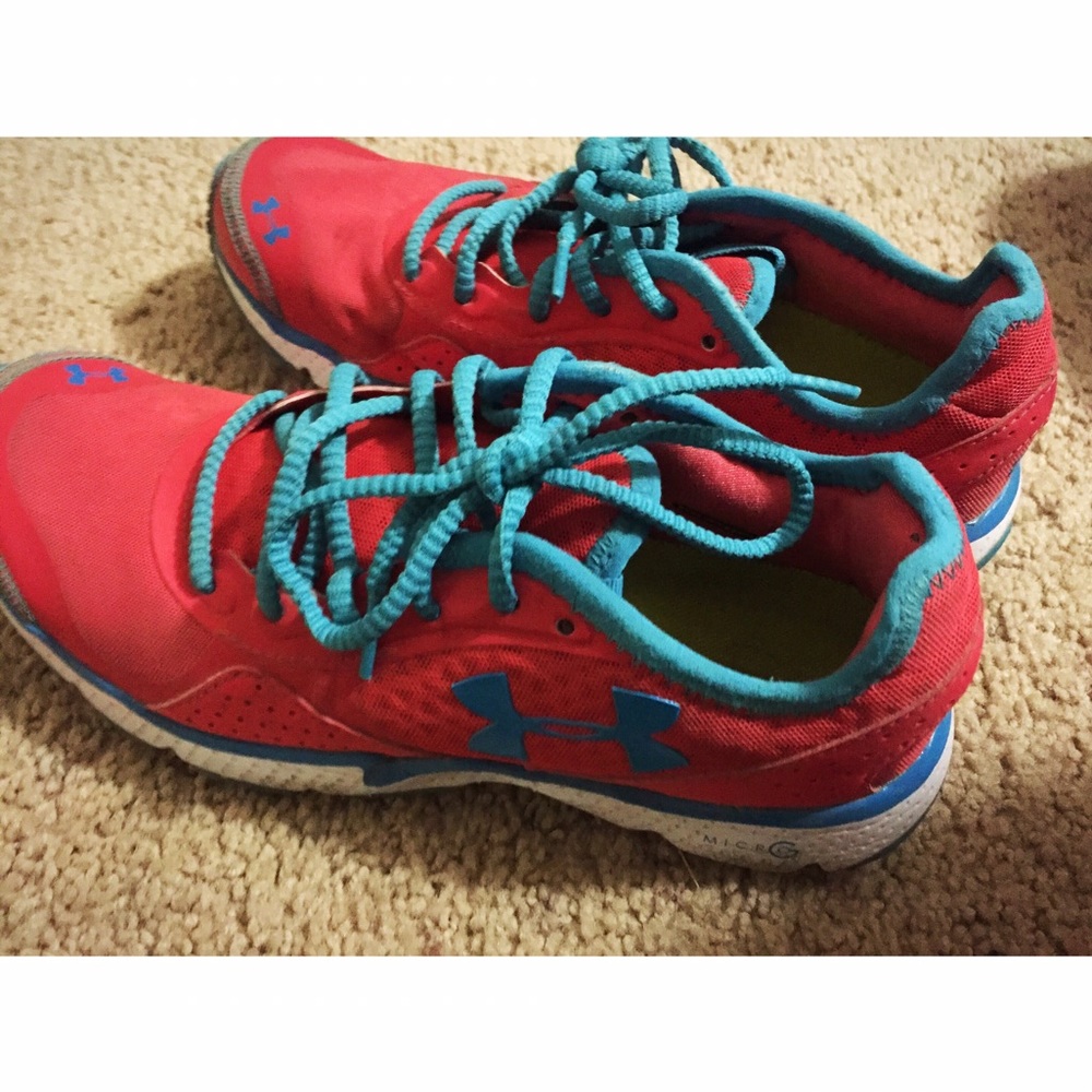 Under Armour tennis shoes