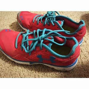 Under Armour tennis shoes
