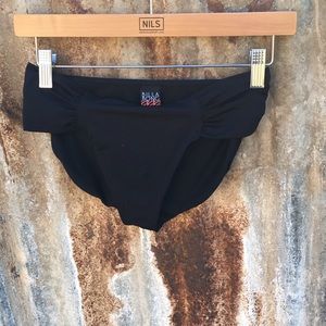 BILLABONG black full coverage bikini bottoms